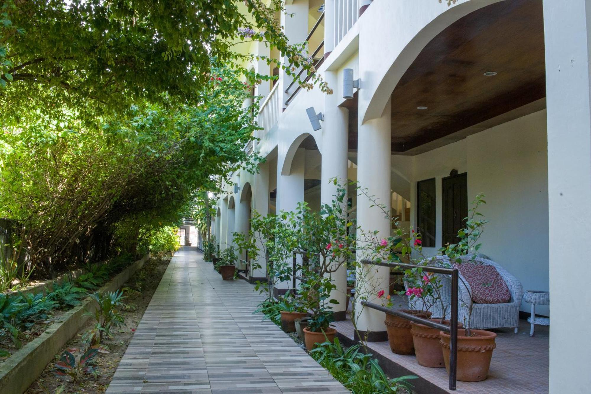 Lukay Las Brisas Balabag  Exterior photo